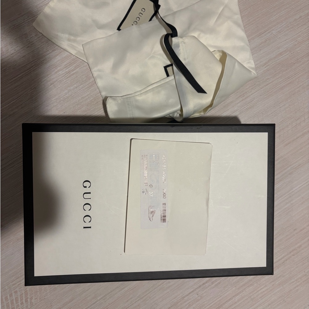 Gucci Cream White Shoes and Satin Dust Bag - Picture 10 of 10